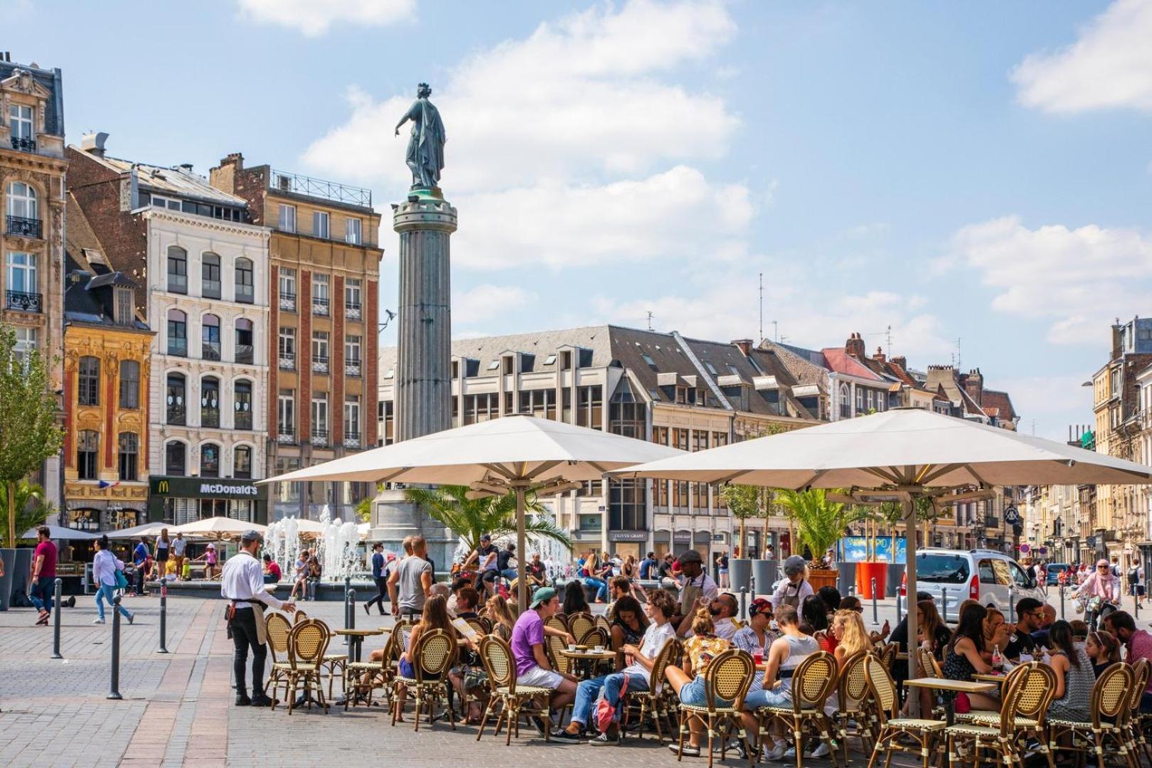Old - Ideally Located ! * Lille
